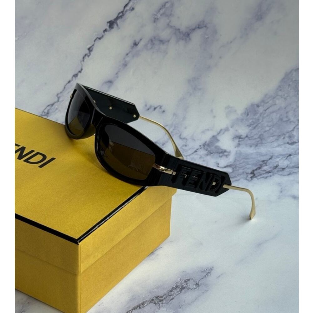 NEW Fendi FE40120I Fendigraphy Black Shield Sunglasses